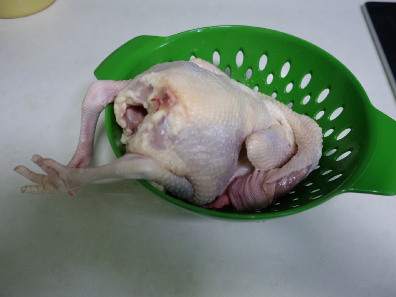 电饭锅版盐焗鸡的做法图解1